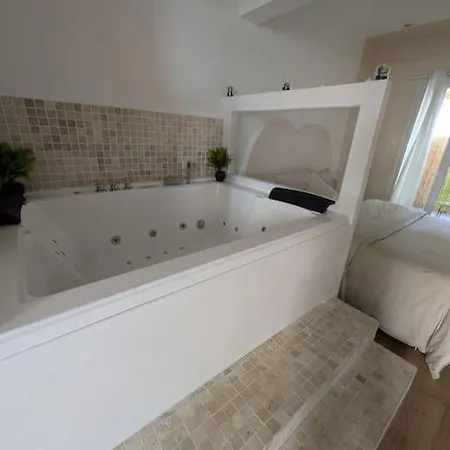 Appartement, & Apartment *