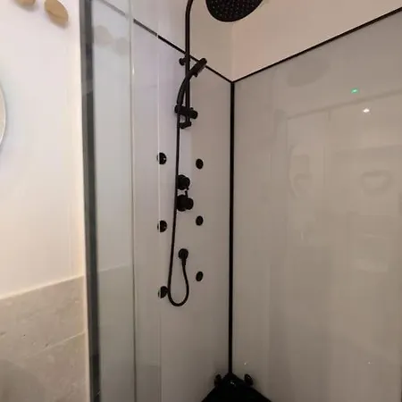 Appartement, & Μονπελιέ